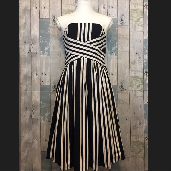 Anthropologie Dresses & Skirts - Viola Regetta Dress